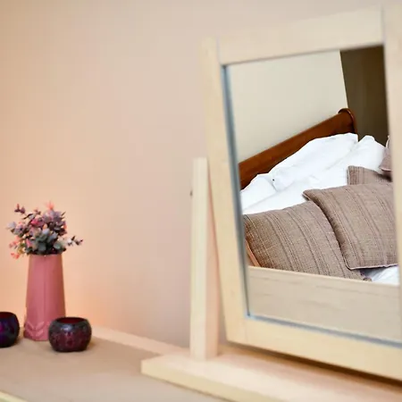 City Bliss Escape - Free Parking And Family-Sized Comfort Cardiff Exterior photo