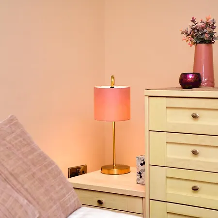 City Bliss Escape - Free Parking And Family-Sized Comfort Cardiff Exterior photo