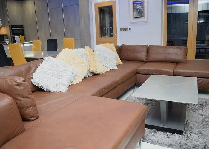 City Bliss Escape - Free Parking And Family-Sized Comfort