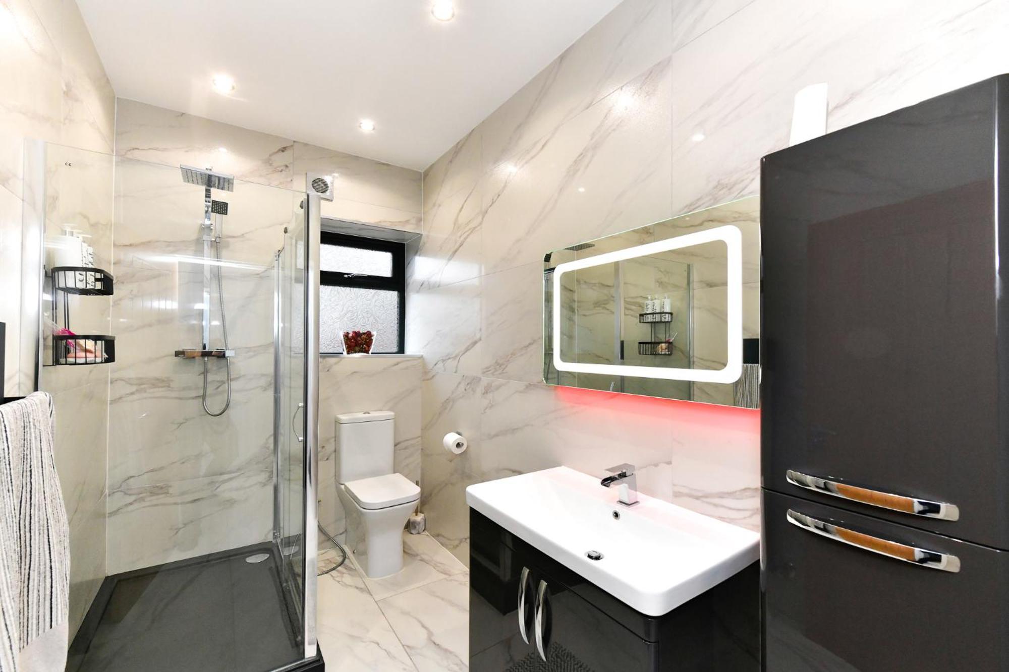 Bliss Escape - Free Parking And Family-sized Comfort Holiday home